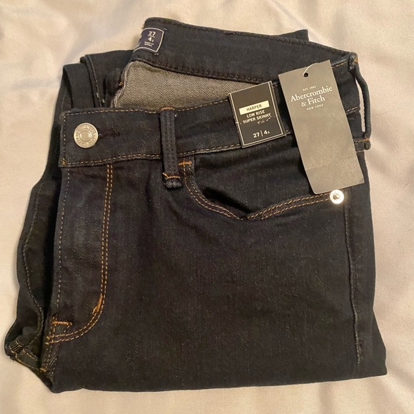 A&F new. SIZE 27 Short (ankle) or sz 4 - Picture 1 of 10
